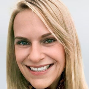 Ihre Ansprechpartnerin Nele Lippolis