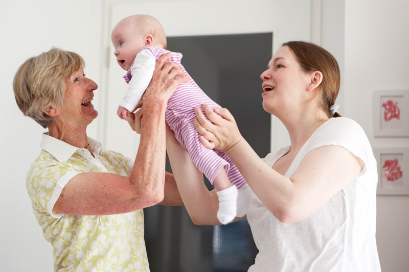 Junge Eltern brauchen Unterst&uuml;tzung genauso wie Windeln: wellcome kooperiert mit Pampers