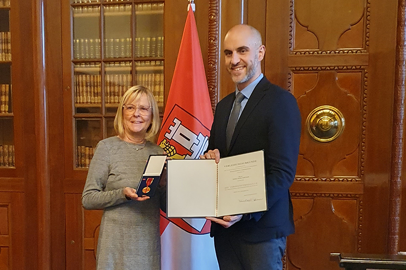 Sch&ouml;ne Wertsch&auml;tzung f&uuml;r eine wellcome-Ehrenamtliche - ein TV-Beitrag von RTL Nord